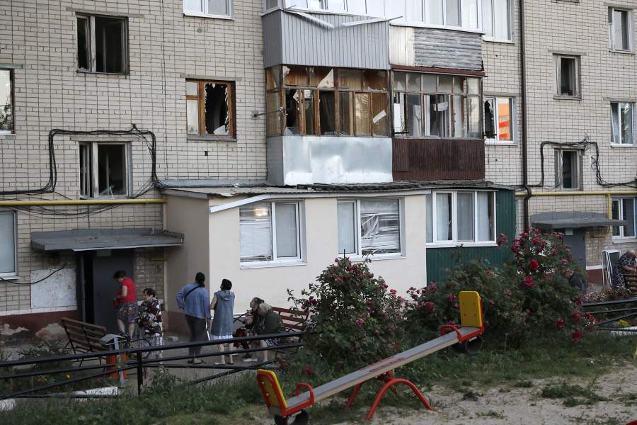 Поврежденные жилые дома в Белгороде