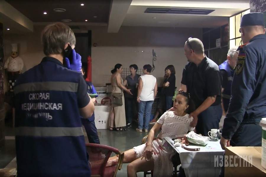 Последствия обстрела центра Донецка