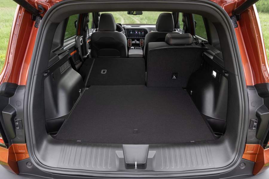 Если сложить сиденья, получается 1342-1404 литра