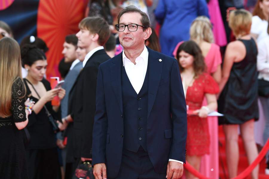 Актер, художественный руководитель Московского Художественного театра имени А. П. Чехова Константин Хабенский на красной дорожке перед церемонией открытия 44-го Московского международного кинофестиваля