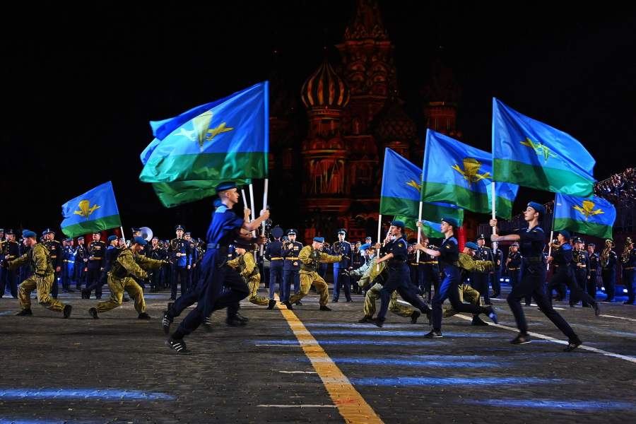 Выступление сводного оркестра воздушно-десантных войск на Красной площади