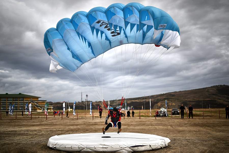 Соревнования по парашютному спорту в Гудермесе