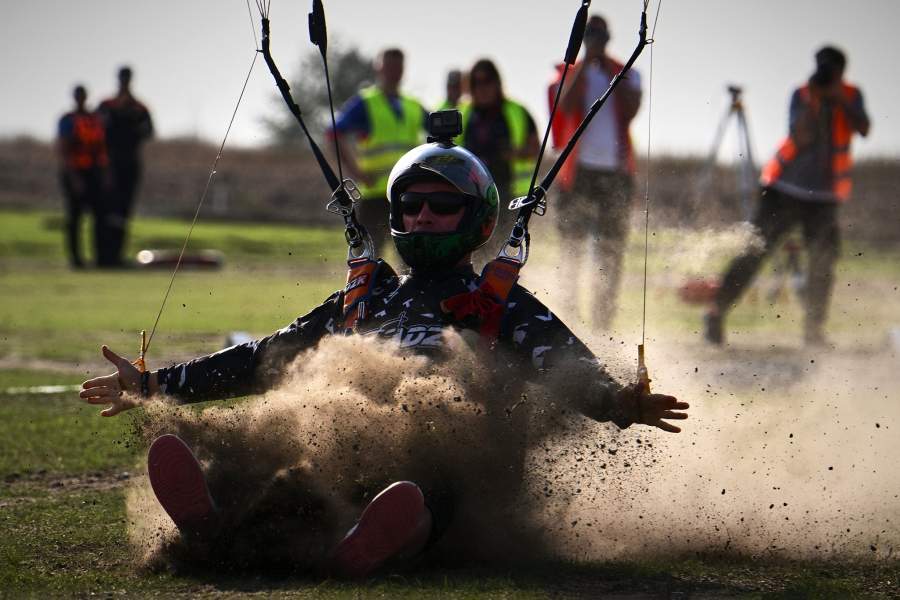 Соревнования по парашютному спорту в Гудермесе