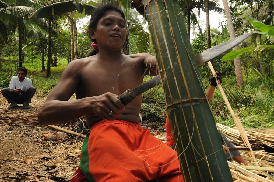 Как живут маньяны с острова Миндоро