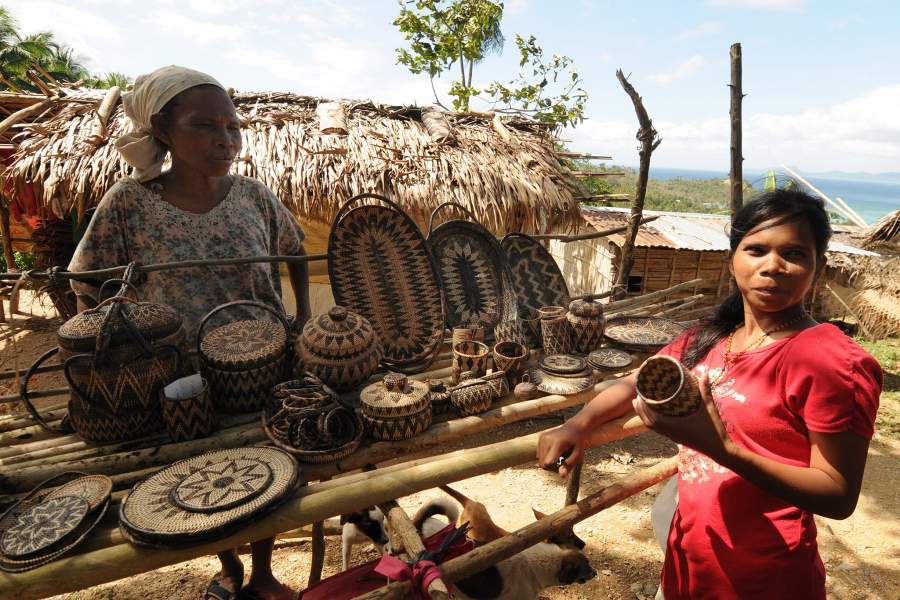 Как живут маньяны с острова Миндоро