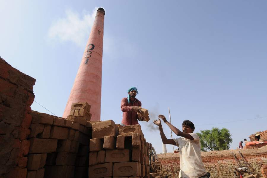 Индийский кирпичный завод в пустыне Тар