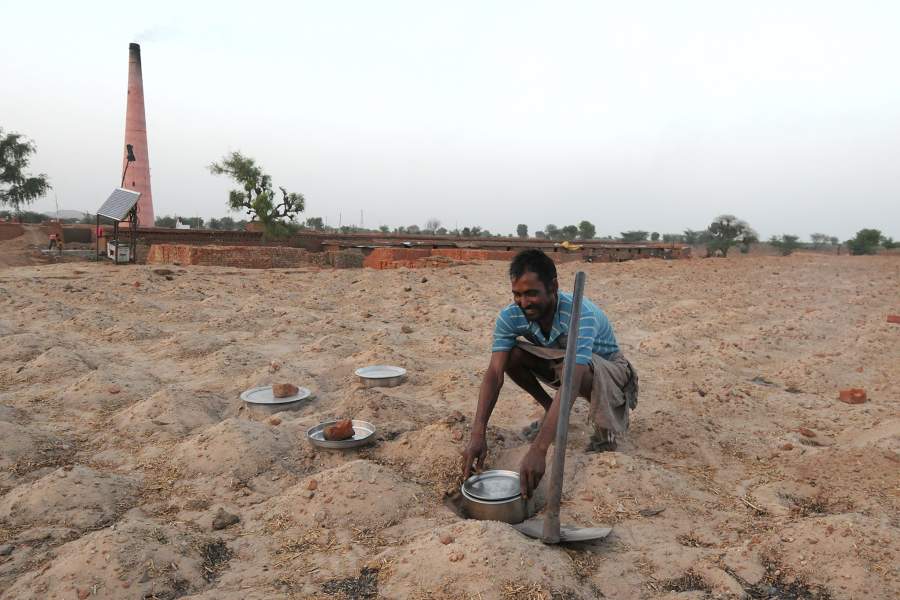 Индийский кирпичный завод в пустыне Тар