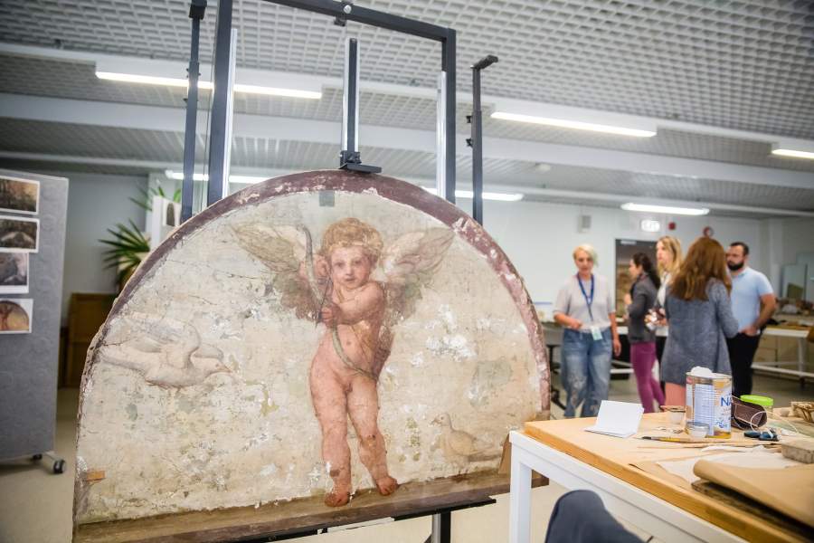 Работа реставраторов Эрмитажа