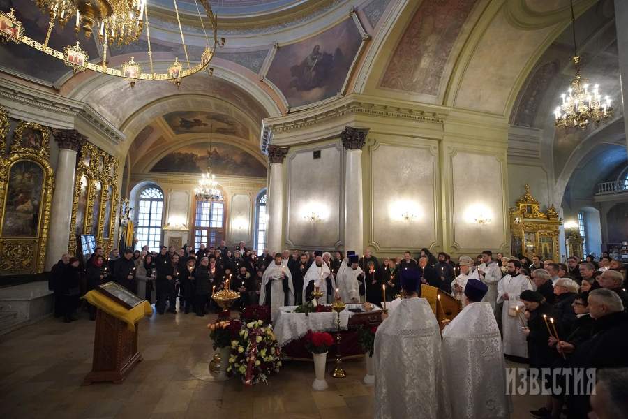 Церемония прощания с композитором Эдуардом Артемьевым в Храме Большое Вознесение в Москве