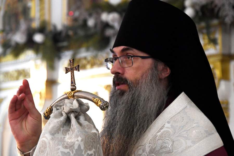 Настоятель храма Успения Божией Матери епископ Иннокентий