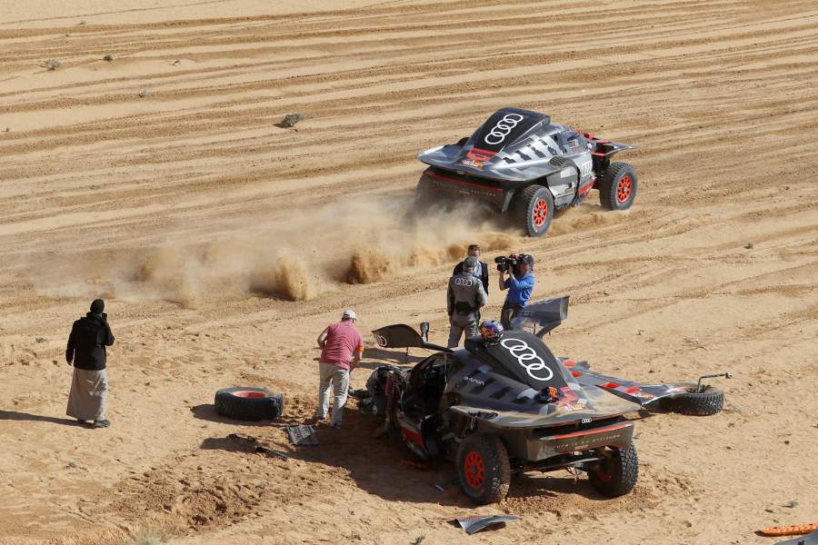 Rallying - Dakar Rally - Stage 6 - Ha'il to Riyadh - Saudi Arabia - January 6, 2023 Team Audi Sport's Mattias Ekstrom and co-driver Emil Bergkvist in action as the car of Team Audi Sport's Carlos Sainz and co-driver Lucas Cruz is repaired during stage 6