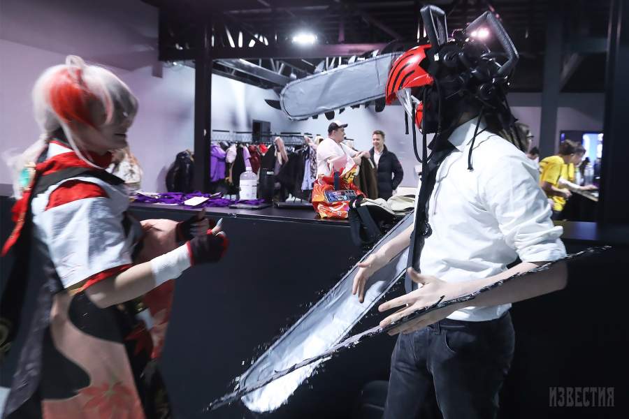 Человек-бензопила, герой одноименной манги, сражался с героями других произведений