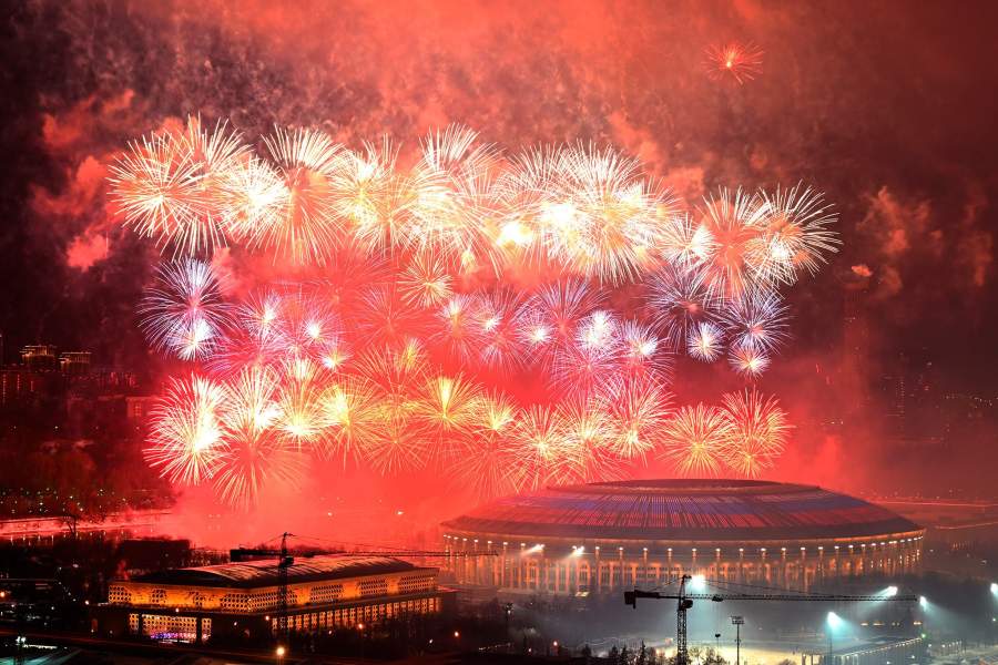 Праздничный салют в честь Дня Защитника Отечества в Москве