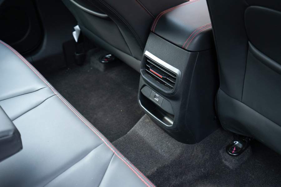 Внушительный объем багажника Kaiyi E5 (460 л) таксисты точно оценят