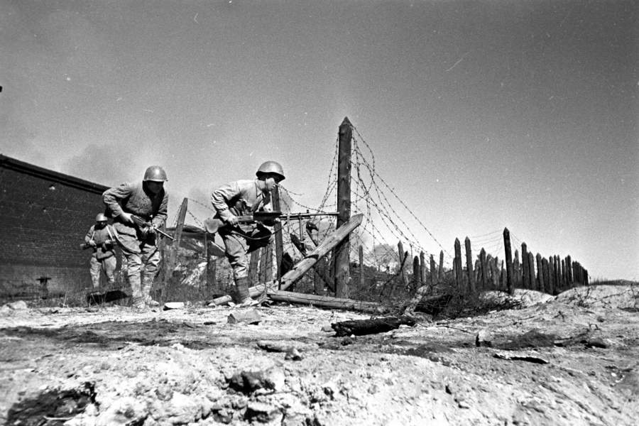 Архивные фото Известий к 9 мая