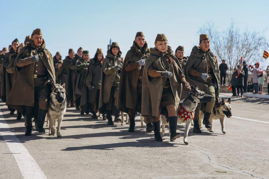 Участники военного парада, посвященного 78-й годовщине Победы в Великой Отечественной войне, в Якутске