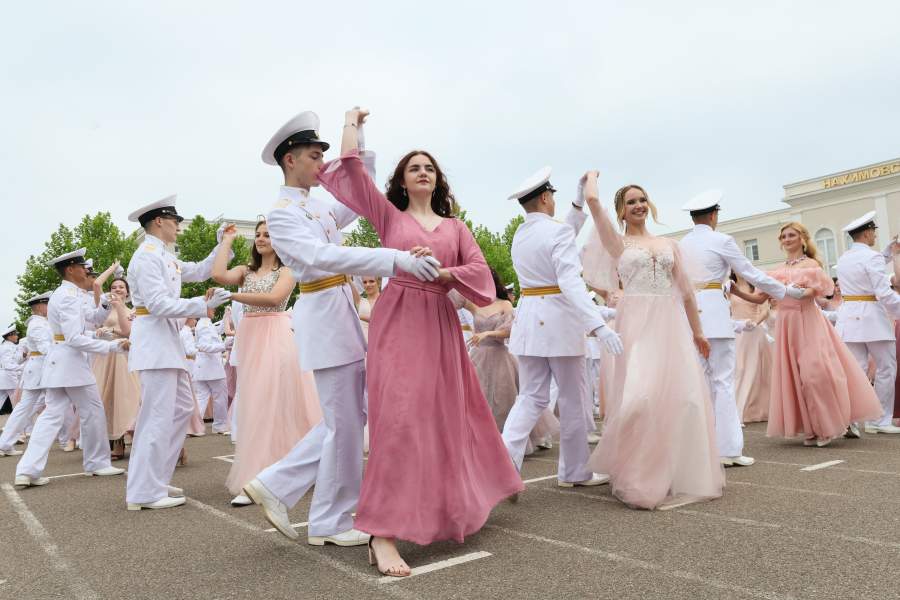 Последний звонок в России