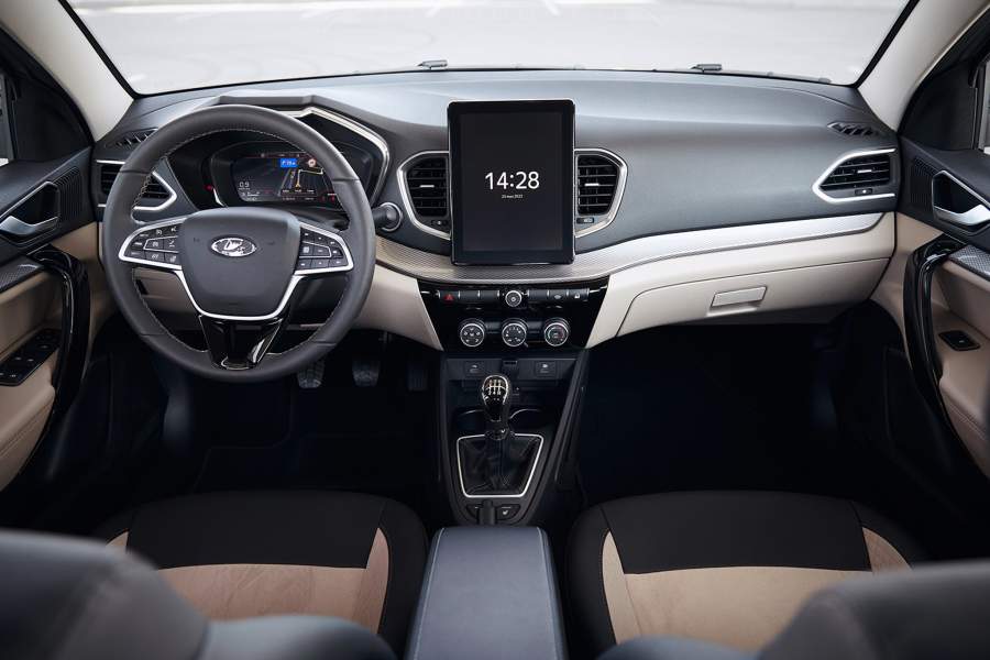 Подогрев задний сидений пока недоступен, подогреваются только передние кресла, руль и лобовое стекло