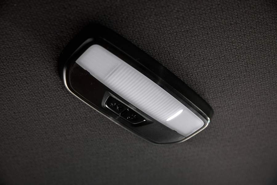 Обивка потолка новая