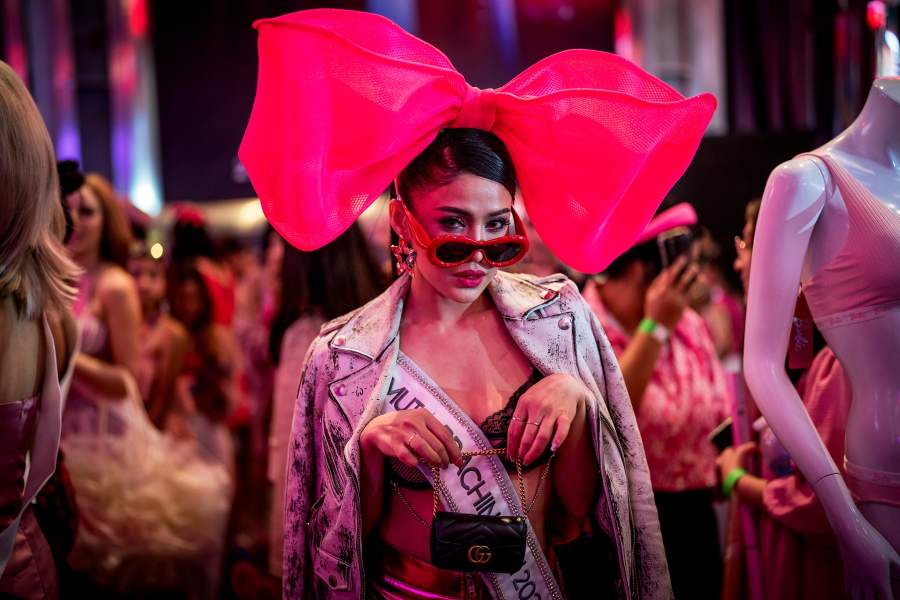 Barbie World Premier in Thailand's Bangkok BANGKOK, THAILAND - JULY 19: An artist walks to pink carpet during "Barbie" movie premiere in Bangkok, Thailand on July 19, 2023. People attend the pink carpet world premiere of "Barbie" movie by Warner Bros. (Photo by Matt Hunt/Anadolu Agency via Getty Images)