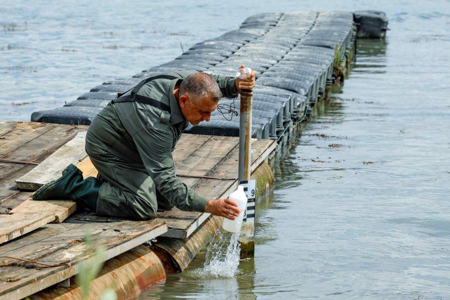 Уровень воды в старейшем озере Европы стремительно снижается