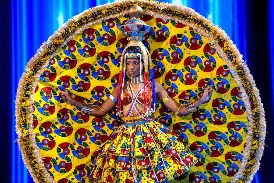 Самые странные и необычные костюмы с «Мисс Вселенная 2023»