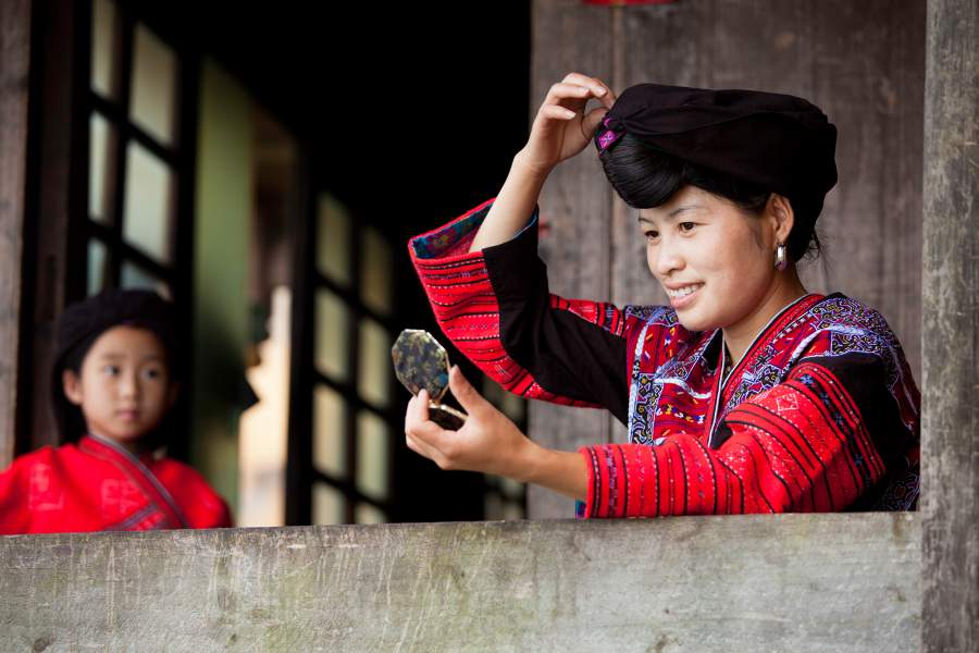 Длинноволосые женщины народа яо