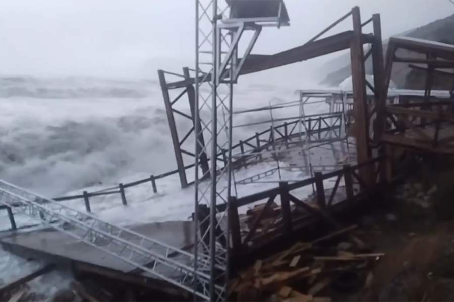 Шторм в Крыму