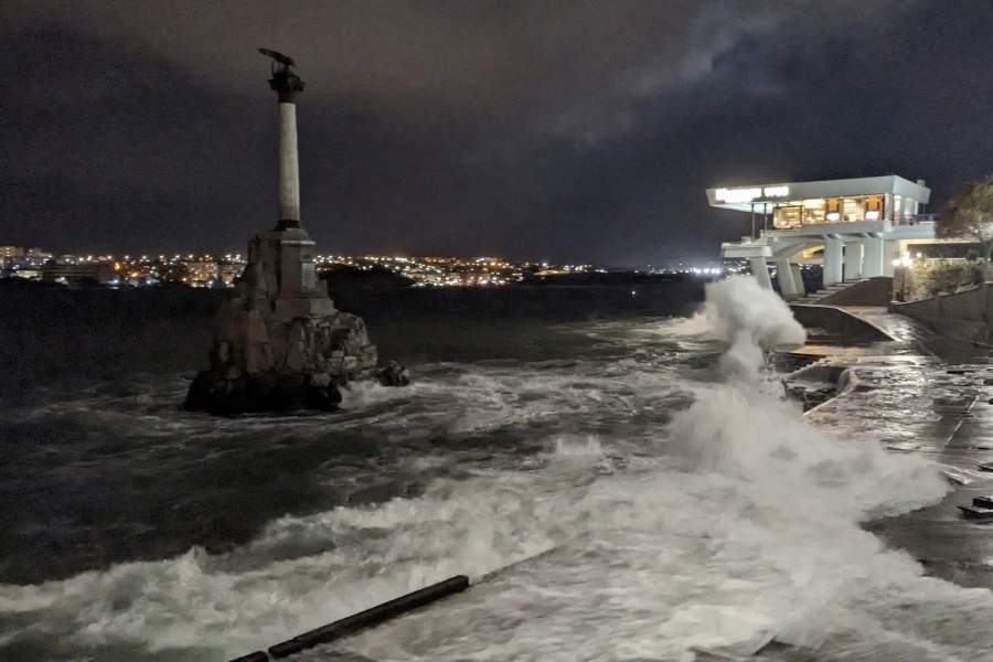Шторм в Крыму