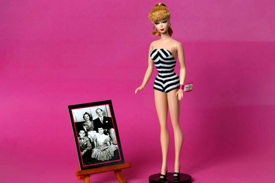 Эволюция Барби