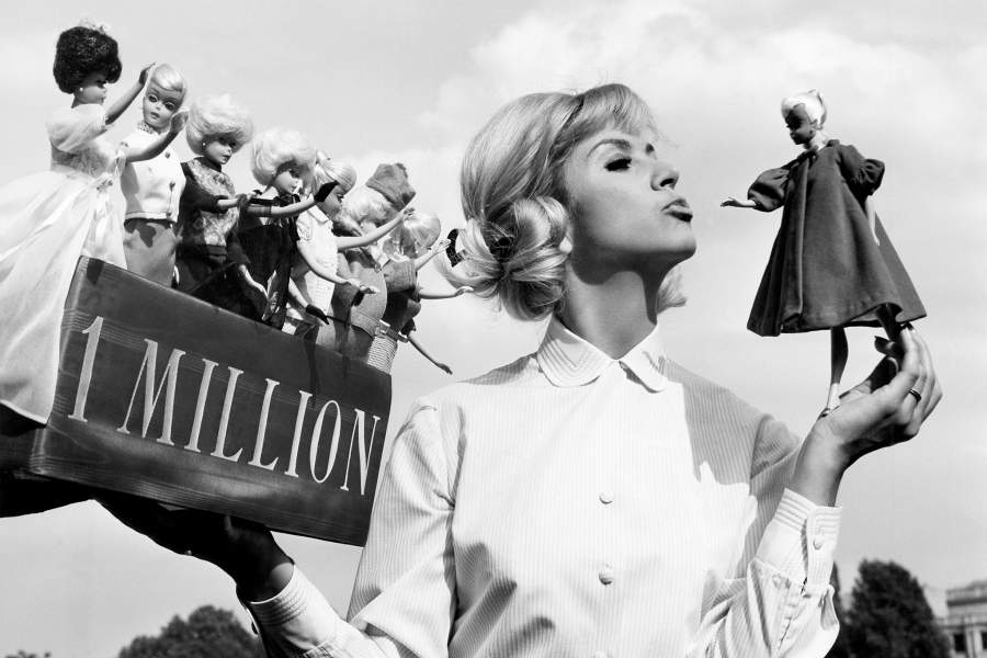 Эволюция Барби