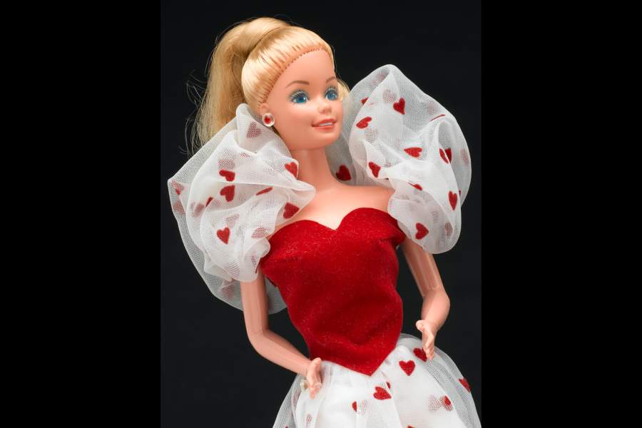 Эволюция Барби