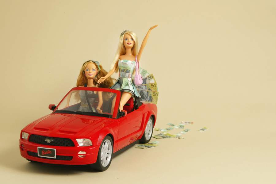 Эволюция Барби