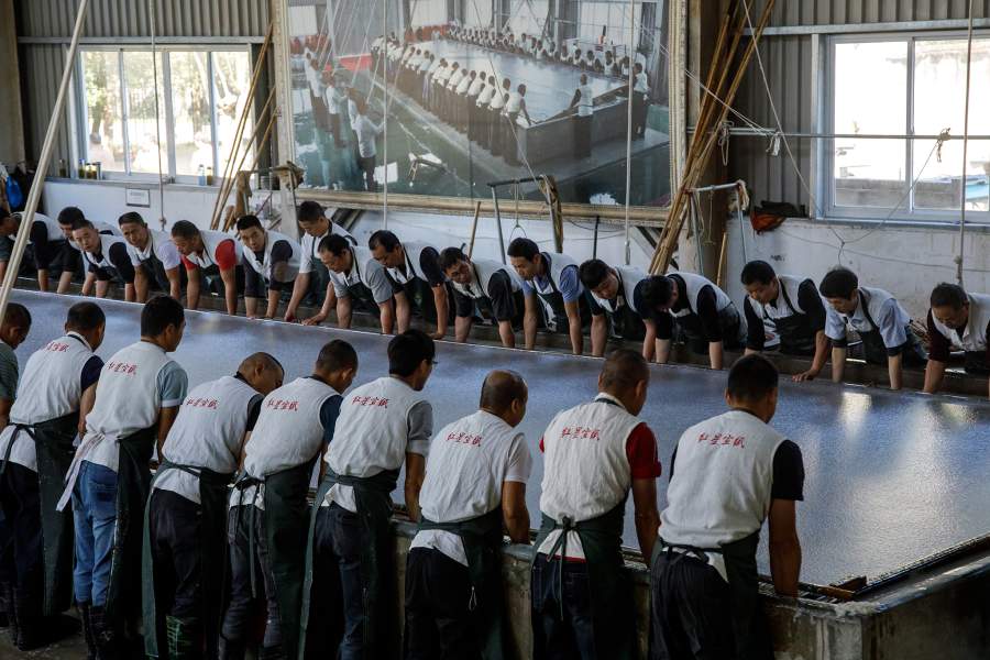 Производство рисовой бумаги «Сюань»