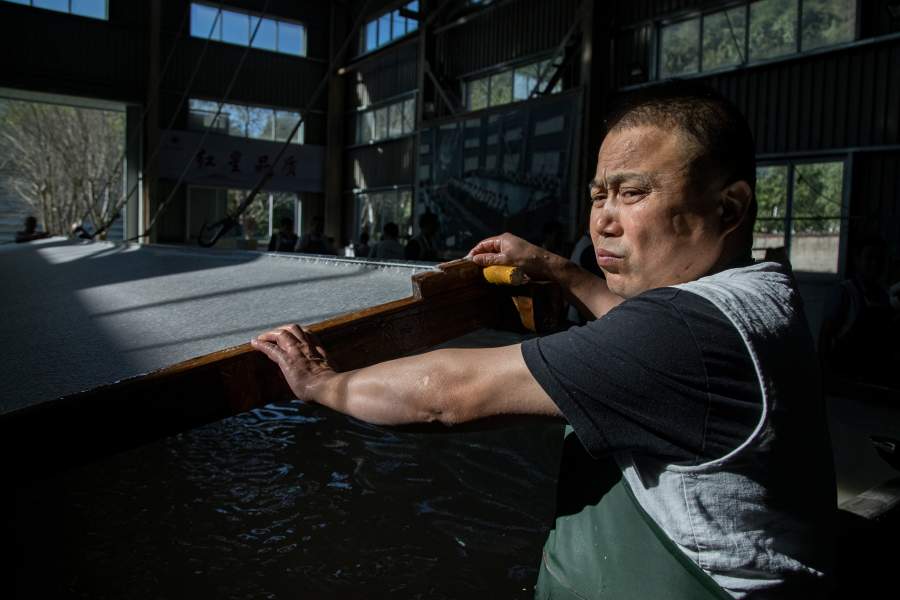 Производство рисовой бумаги «Сюань»