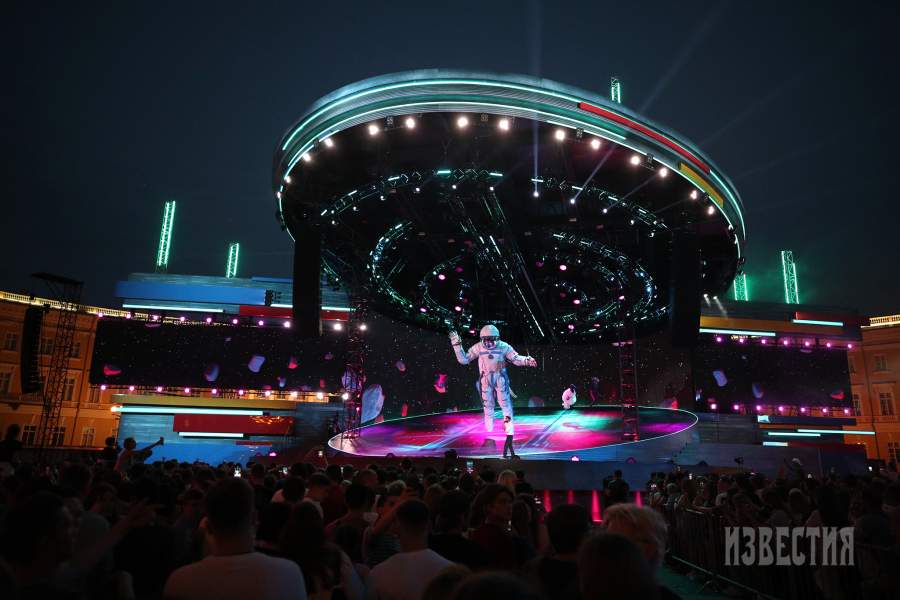 Как менялись Алые Паруса