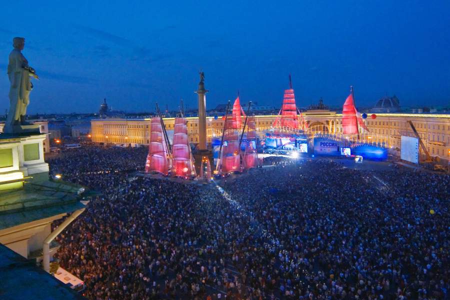 Как менялись Алые Паруса