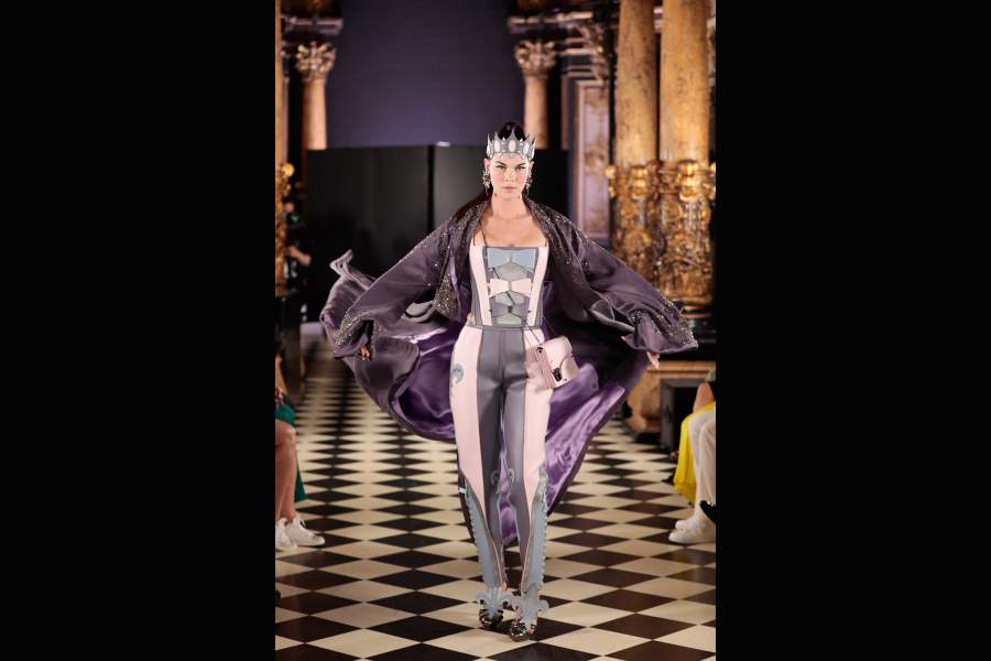 Неделя высокой моды в Париже