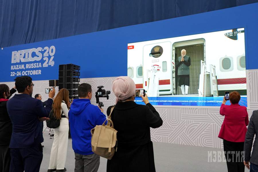 Трансляция прибытия премьер-министра Индии Нарендра Моди на XVI саммит БРИКС