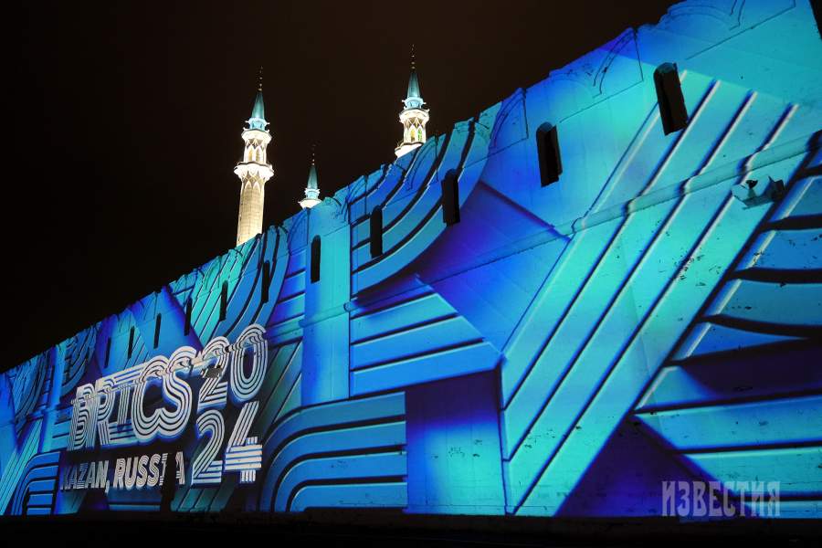 Световое шоу на стенах Казанского кремля