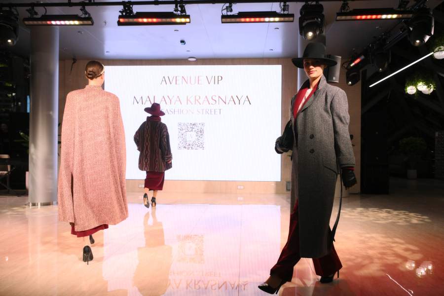 Показ моды в рамках женской программы XVI саммита БРИКС в Казани
