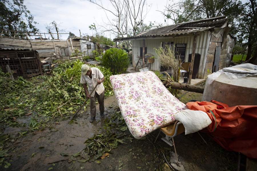 Ураган «Рафаэль» обрушился на Кубу