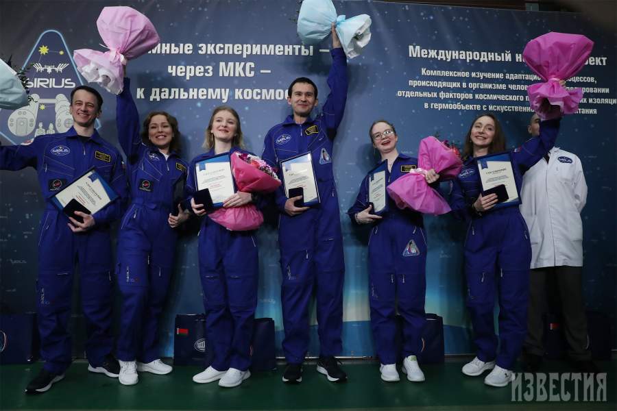 Россия. Москва. Участники международного годового наземного изоляционного эксперимента SIRIUS-23. Эксперимент, моделирующий полет на Луну, стартовал 14 ноября 2023 года в медико-техническом наземном экспериментальном комплексе Института медико-биологических проблем (ИМБП) РАН, в нем приняли участие шесть испытателей-добровольцев.