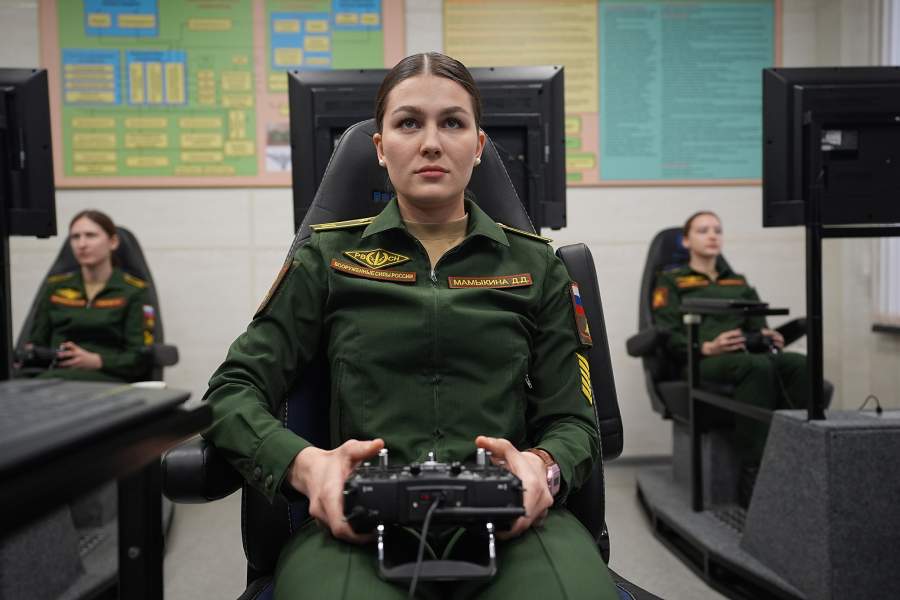 Диана Мамыкина, выпускается в 2025 году, замужем за курсантом академии Никитой Мамыкиным