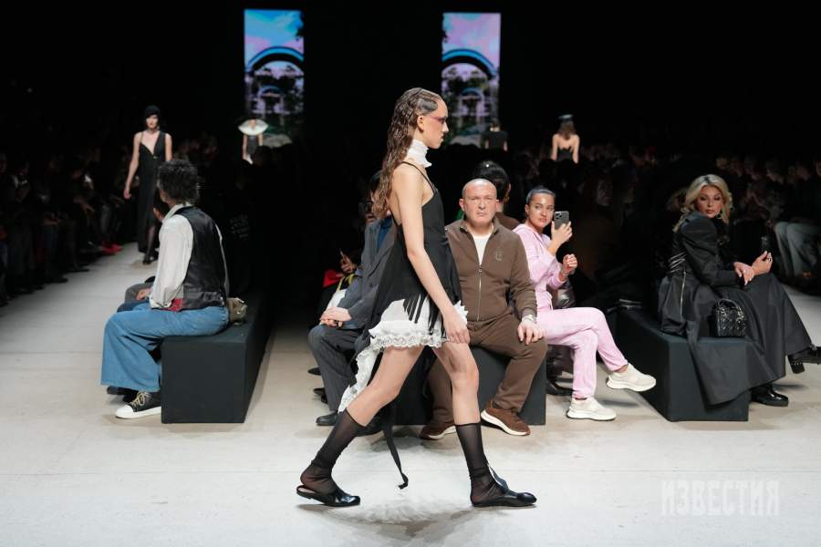 Показ одежды бренда «Slava Zaitsev» (Москва) на четвертой Московской неделе моды