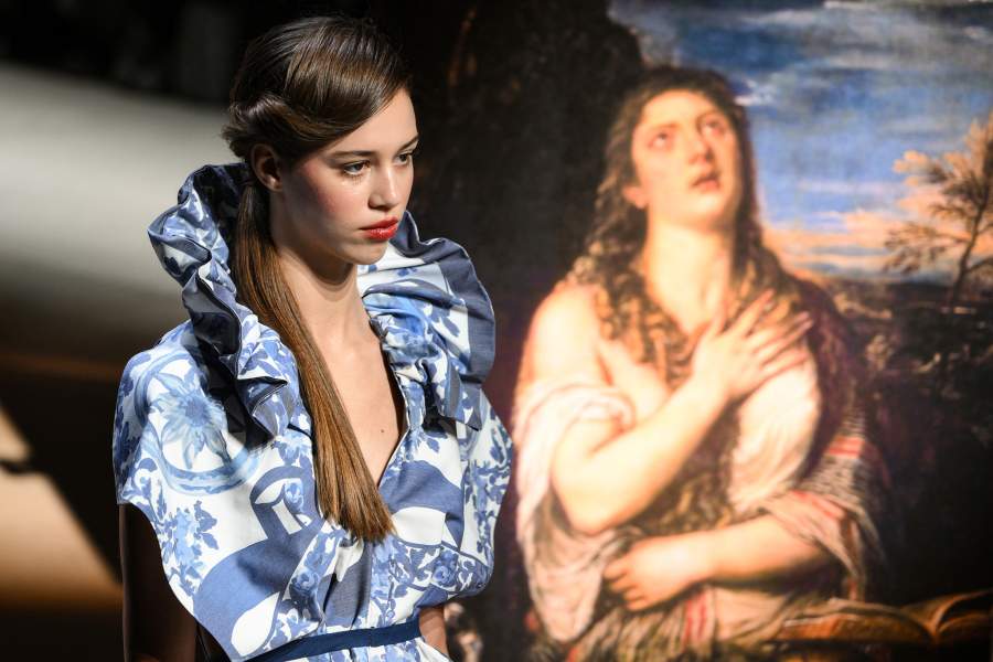 Показ одежды бренда SERGEY SYSOEV fashion school на четвертой Московской неделе моды