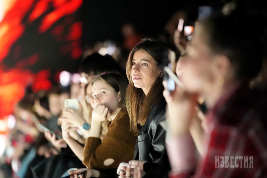 Зрители на четвертой Московской неделе моды в ЦВЗ «Манеж»