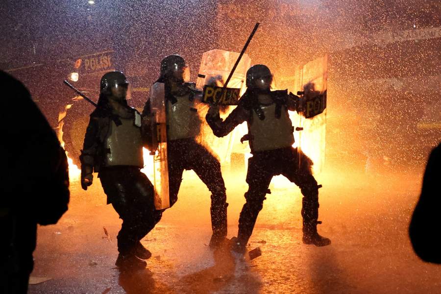 Массовые демонстрации проходят в Индонезии против законопроекта, расширяющего полномочия военных в управлении страной