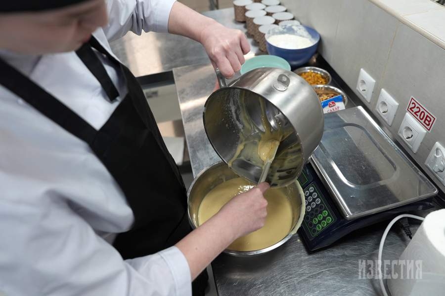 Производство куличей в Международном открытом колледже