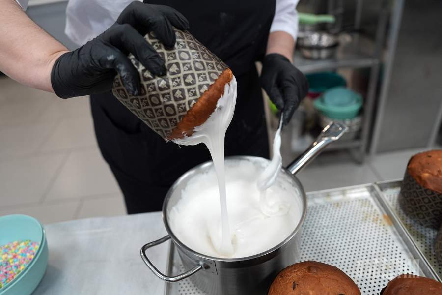 Производство куличей в Международном открытом колледже